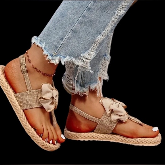 🌟HOST PICK🌟 Non Slip Bownot Thong Sandals - Picture 3 of 4